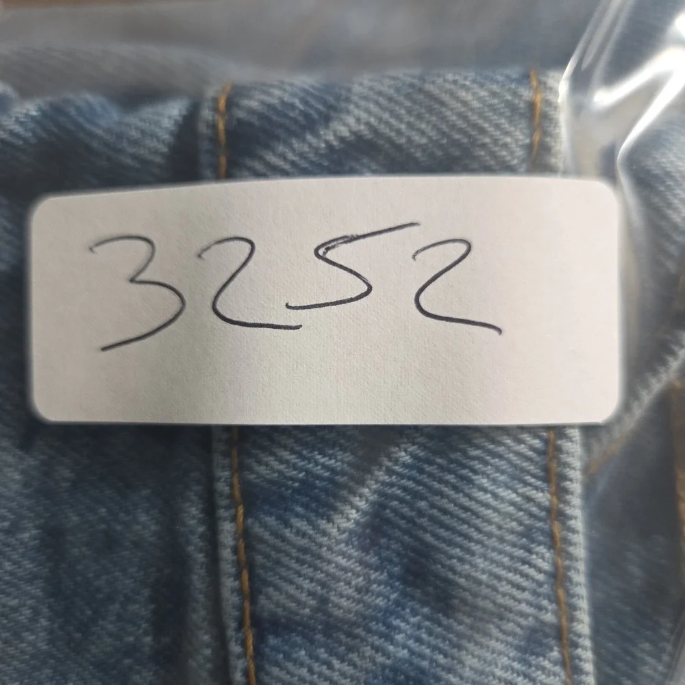 Vintage 90s Levis 505 Jeans Mens 38x31 Blue Regular Fit Straight Leg Made in USA